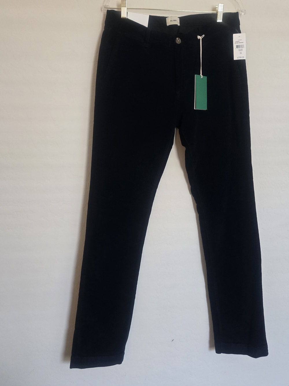 ​NWT DL1961 Ivan Trouser Corduroy Pants in Black - Size 32x34